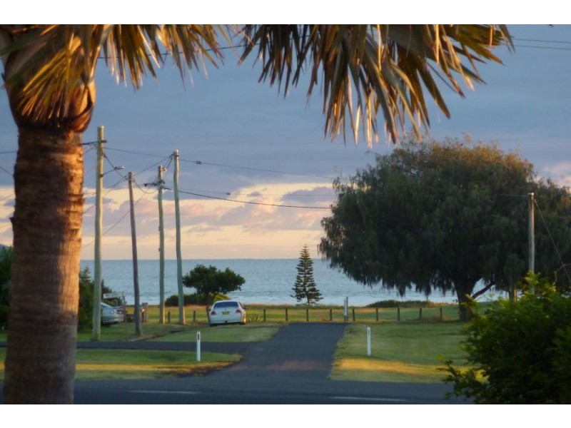 5 Burnett Heads Road, Burnett Heads QLD 4670