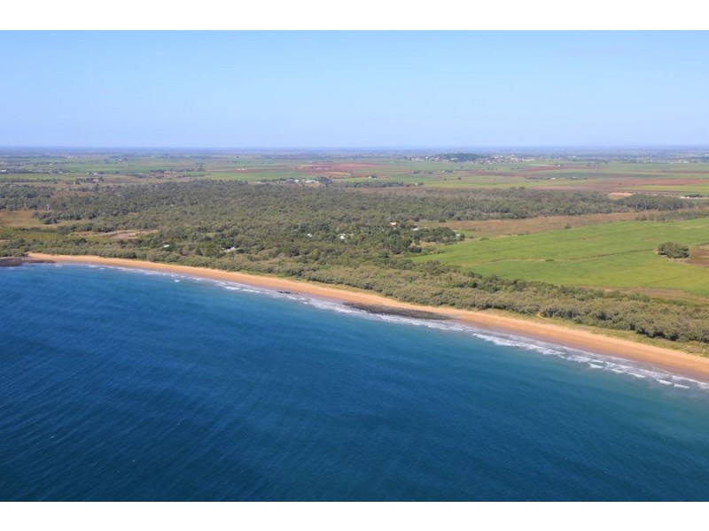 60 Ocean Street, Burnett Heads QLD 4670