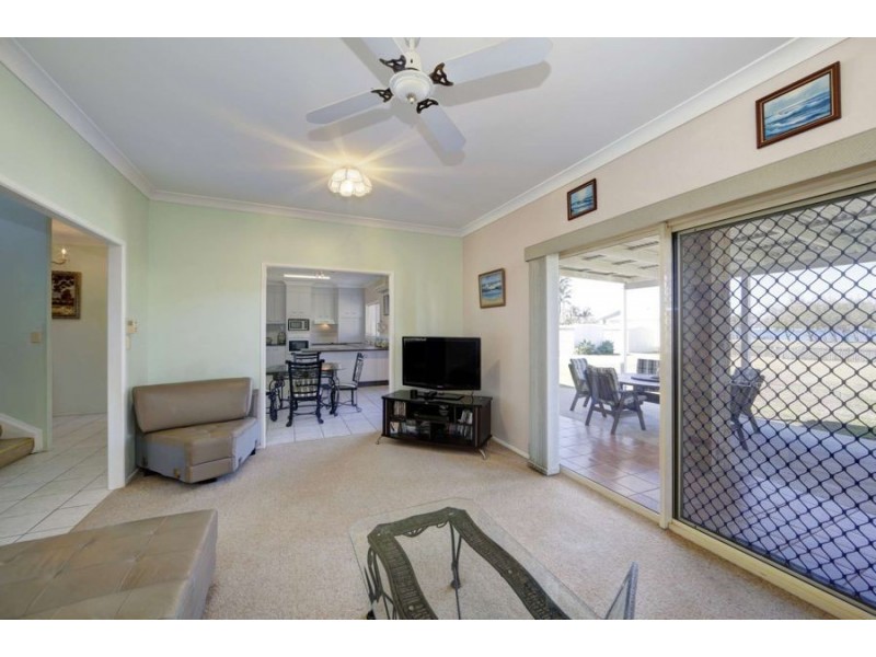 50 Hunter Street, Burnett Heads QLD 4670