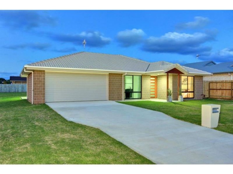 2 Sandstone Street, Burnett Heads QLD 4670