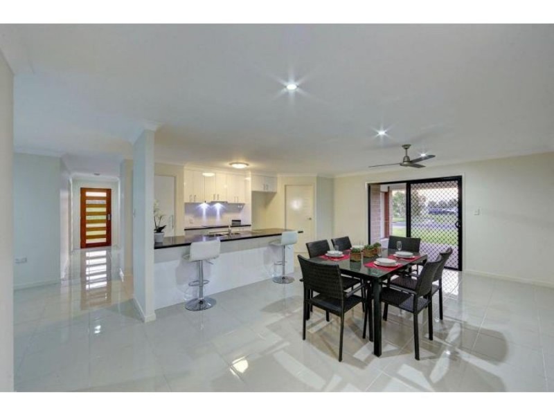 2 Sandstone Street, Burnett Heads QLD 4670