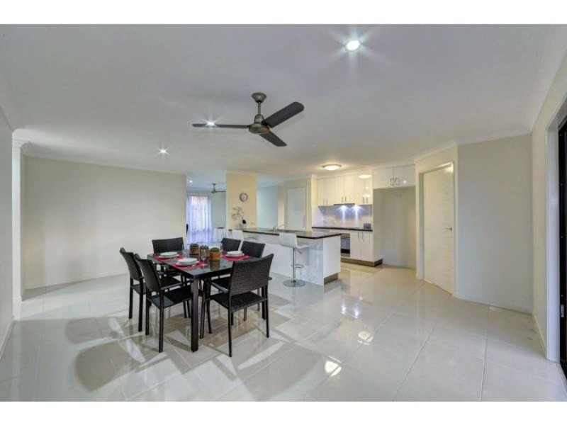 2 Sandstone Street, Burnett Heads QLD 4670