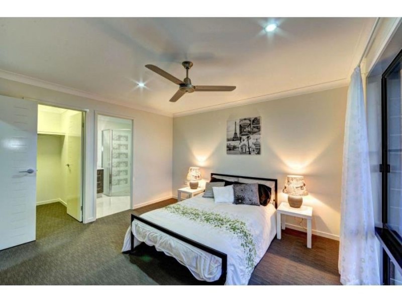 2 Sandstone Street, Burnett Heads QLD 4670