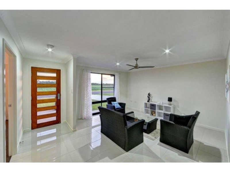 2 Sandstone Street, Burnett Heads QLD 4670