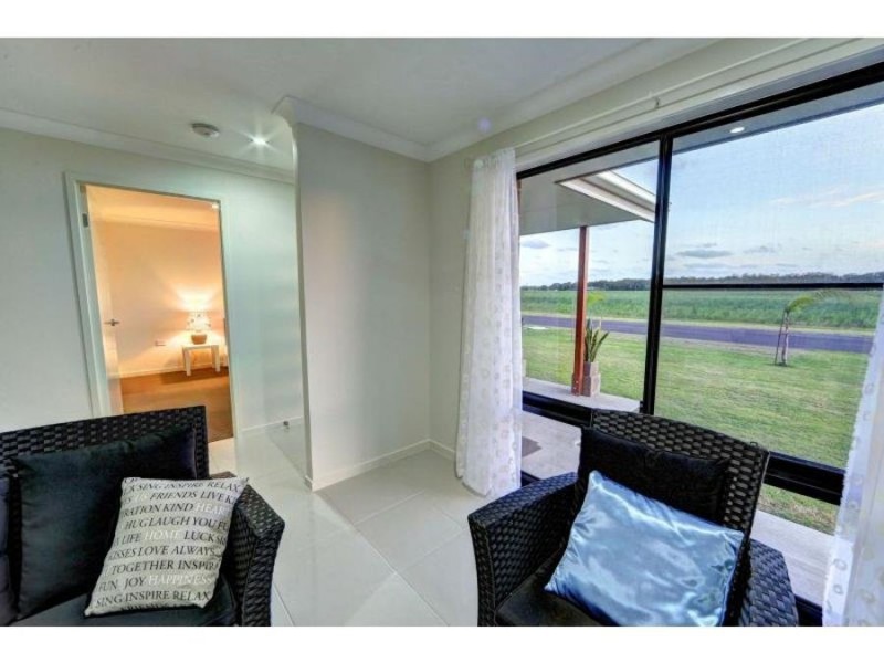 2 Sandstone Street, Burnett Heads QLD 4670