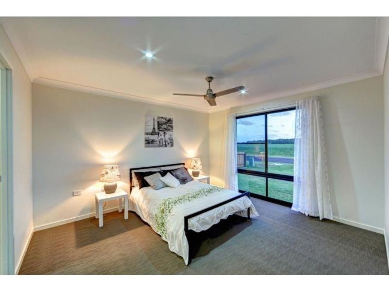 2 Sandstone Street, Burnett Heads QLD 4670