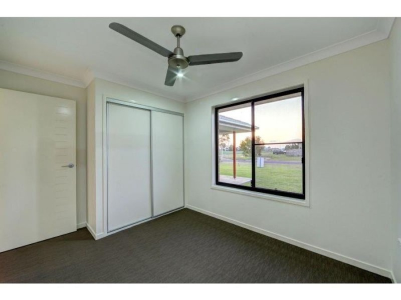 2 Sandstone Street, Burnett Heads QLD 4670
