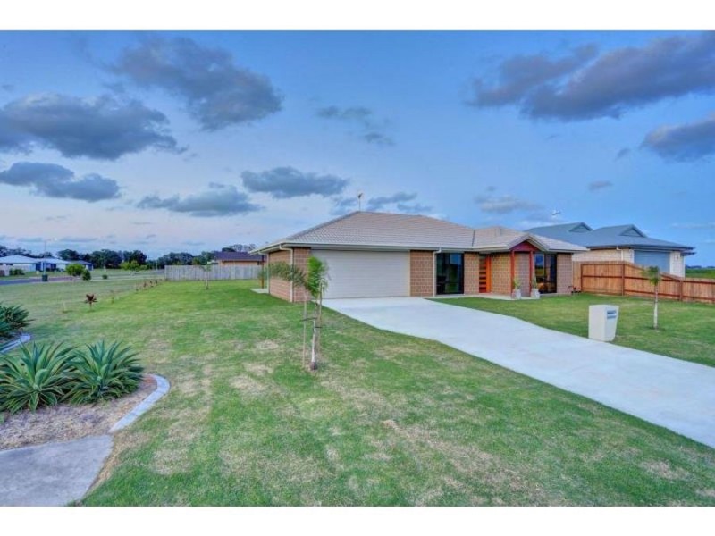 2 Sandstone Street, Burnett Heads QLD 4670