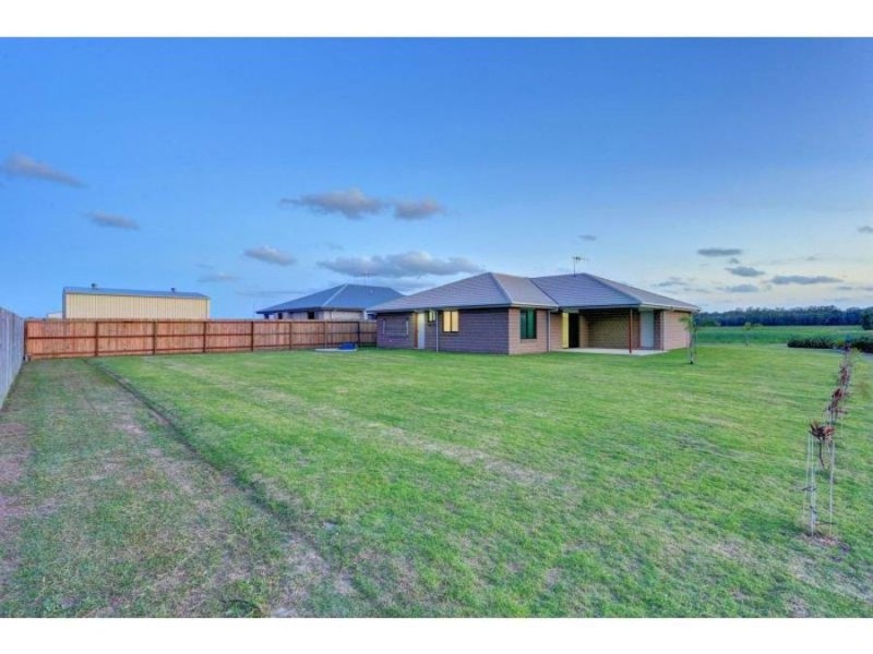 2 Sandstone Street, Burnett Heads QLD 4670