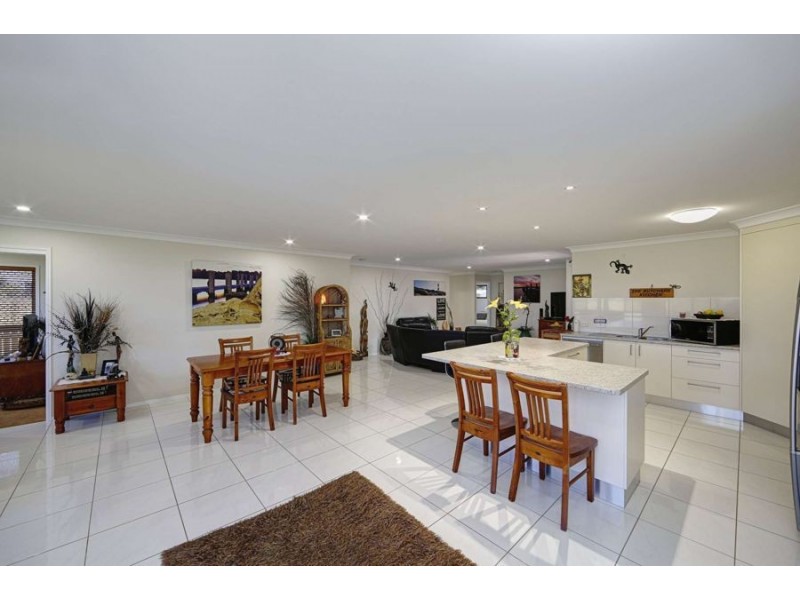 31 Byron Street, Burnett Heads QLD 4670