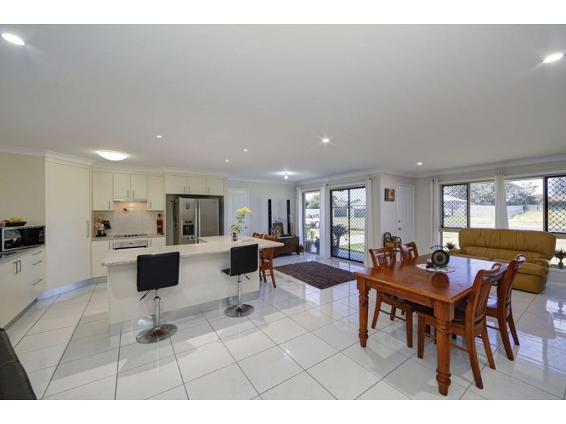 31 Byron Street, Burnett Heads QLD 4670