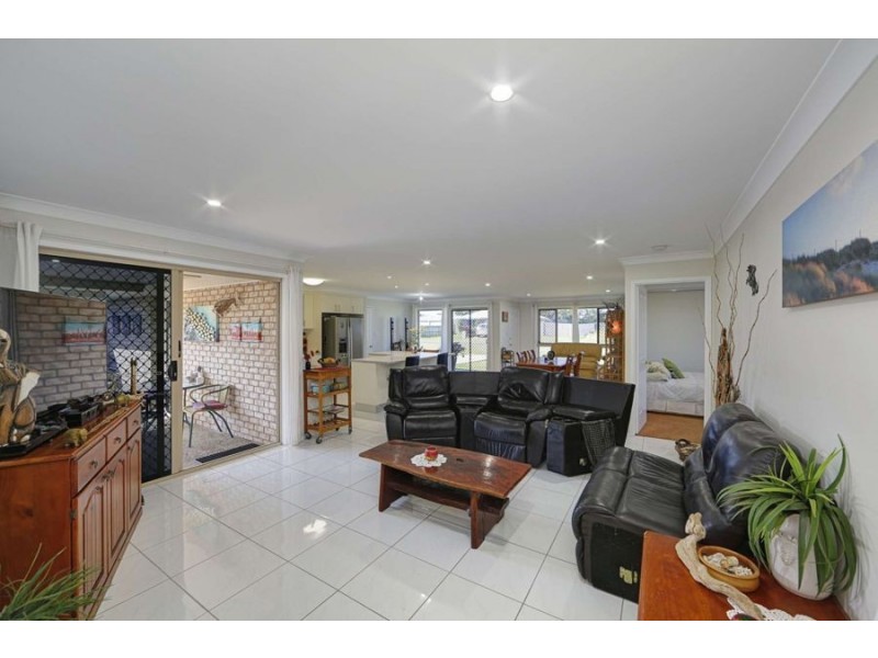 31 Byron Street, Burnett Heads QLD 4670