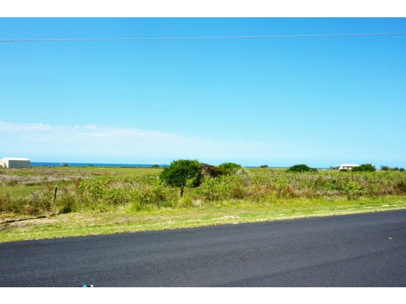 89 Shelley Street, Burnett Heads QLD 4670