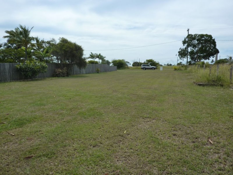 37 Hansen Street, Burnett Heads QLD 4670