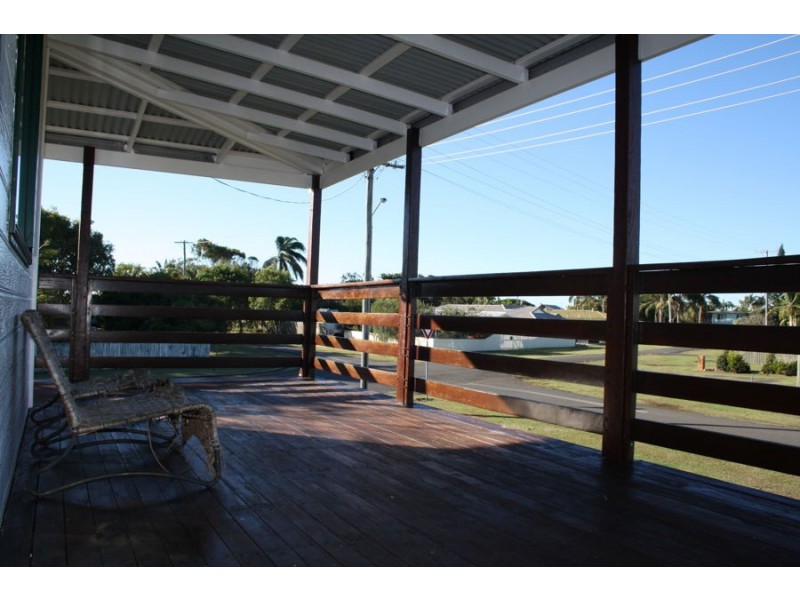 7 McKenzie Street, Burnett Heads QLD 4670