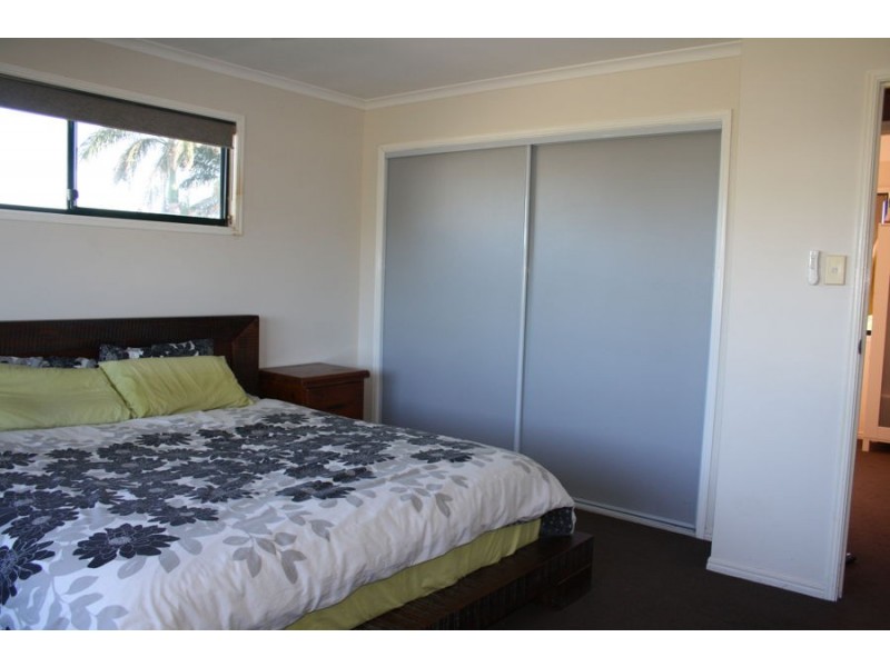 7 McKenzie Street, Burnett Heads QLD 4670