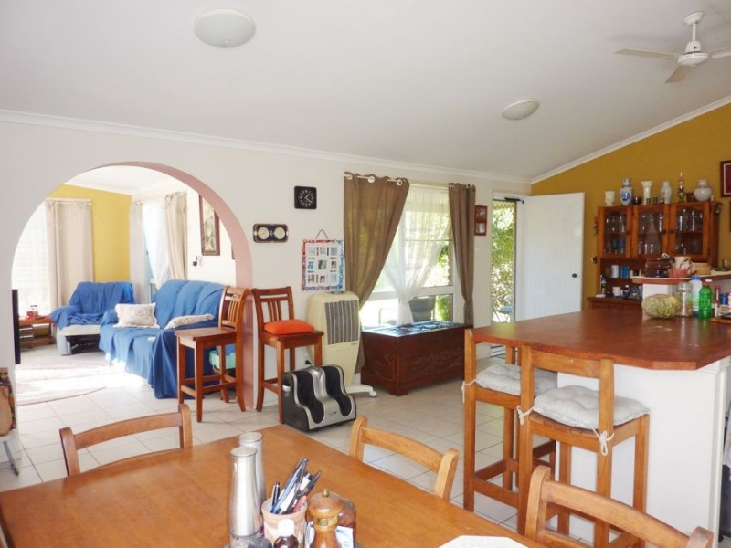 33 Shell Street, Burnett Heads QLD 4670