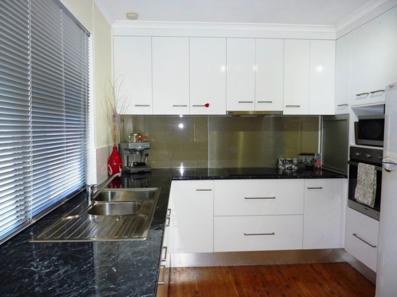 37 Wave Street, Burnett Heads QLD 4670