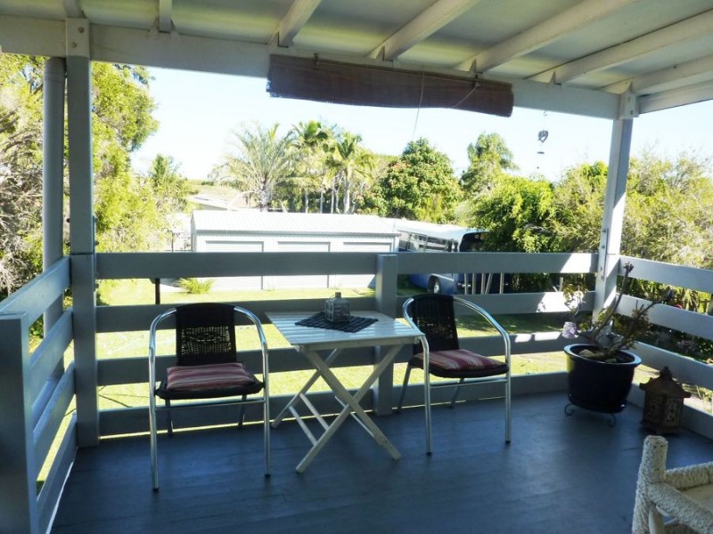 37 Wave Street, Burnett Heads QLD 4670