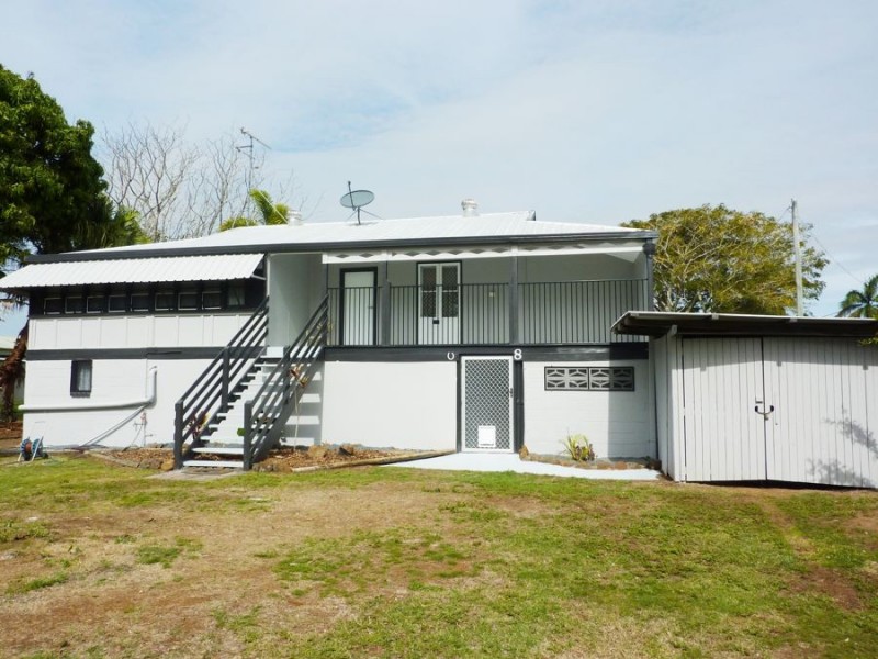 8 Harbour Esplanade, Burnett Heads QLD 4670