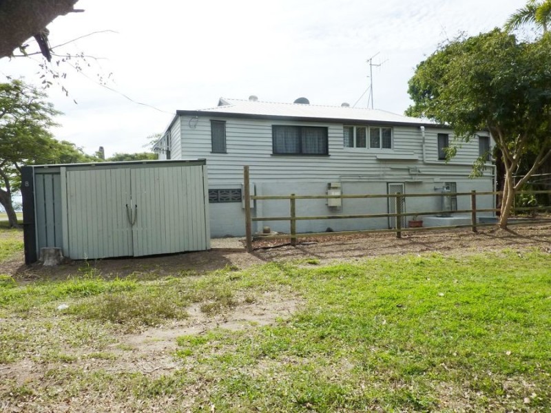 8 Harbour Esplanade, Burnett Heads QLD 4670