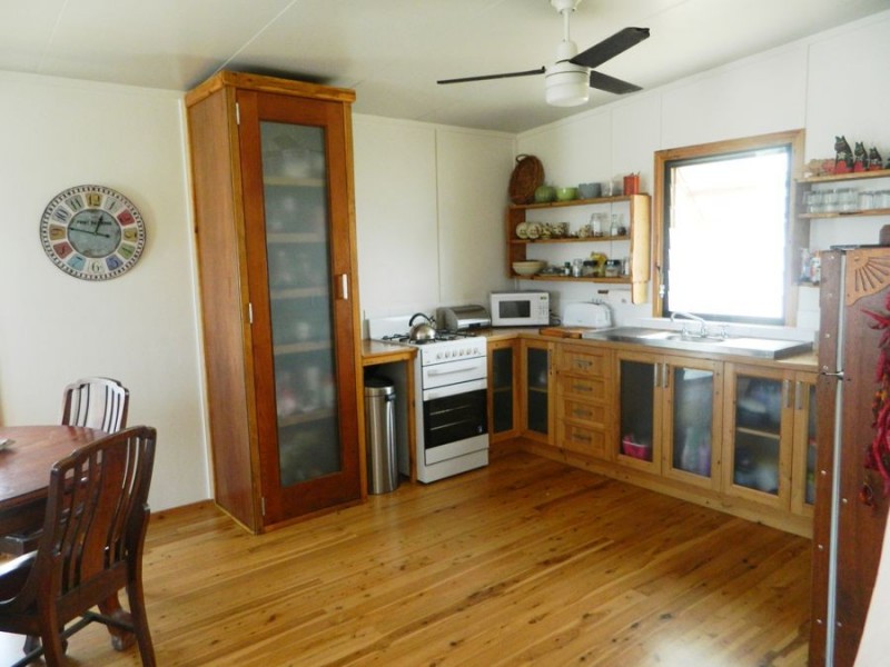 42 Moffatt Street, Burnett Heads QLD 4670