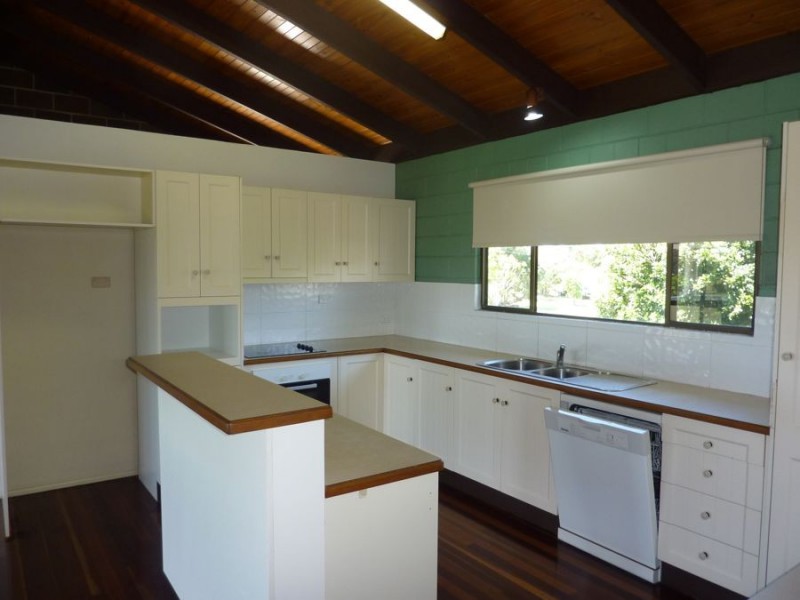 3 Byron Street, Burnett Heads QLD 4670