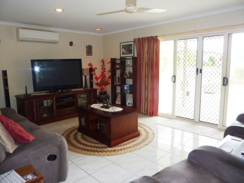 7 McGowan Street, Burnett Heads QLD 4670