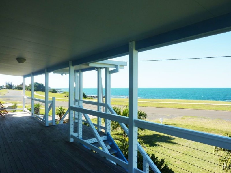 117 Sea Esplanade, Burnett Heads QLD 4670
