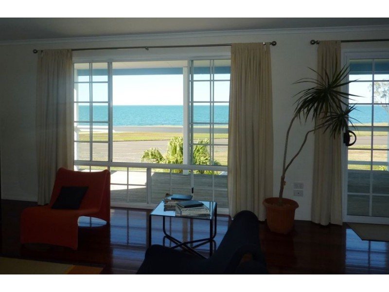 117 Sea Esplanade, Burnett Heads QLD 4670