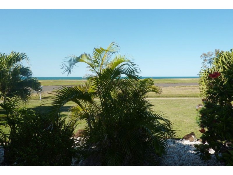 117 Sea Esplanade, Burnett Heads QLD 4670