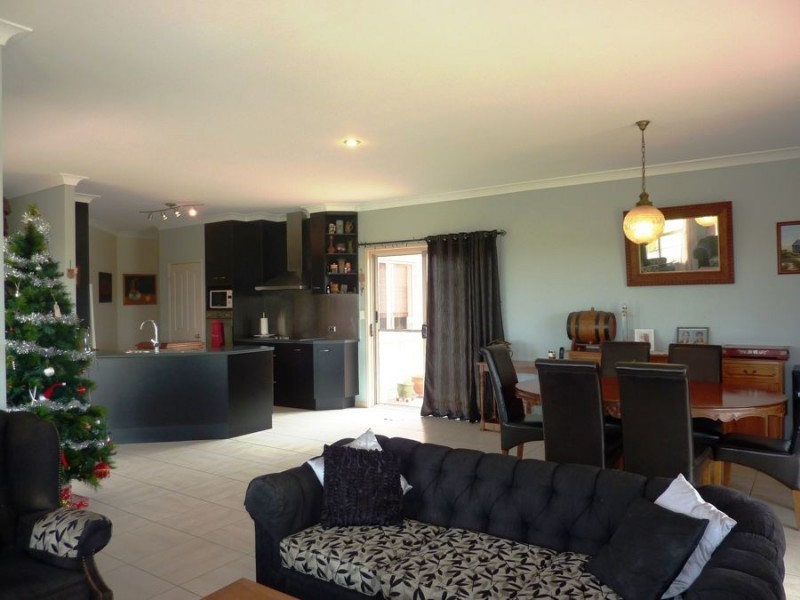 87 Shelley Street, Burnett Heads QLD 4670