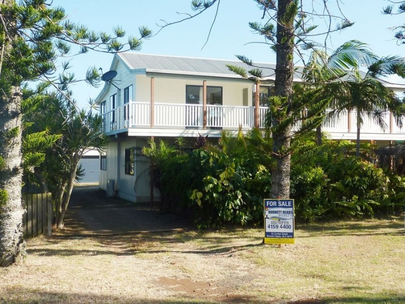 33 Dante Street, Burnett Heads QLD 4670