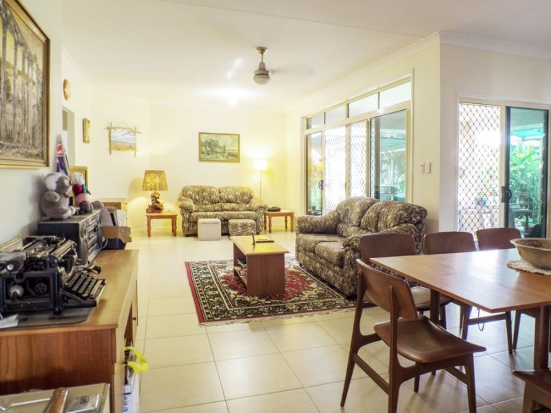 42 Gibsons Road, Burnett Heads QLD 4670