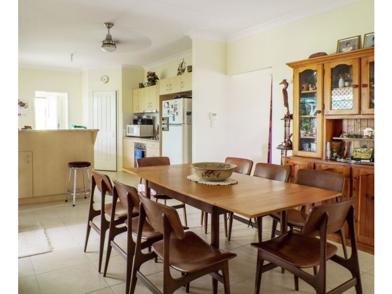 42 Gibsons Road, Burnett Heads QLD 4670