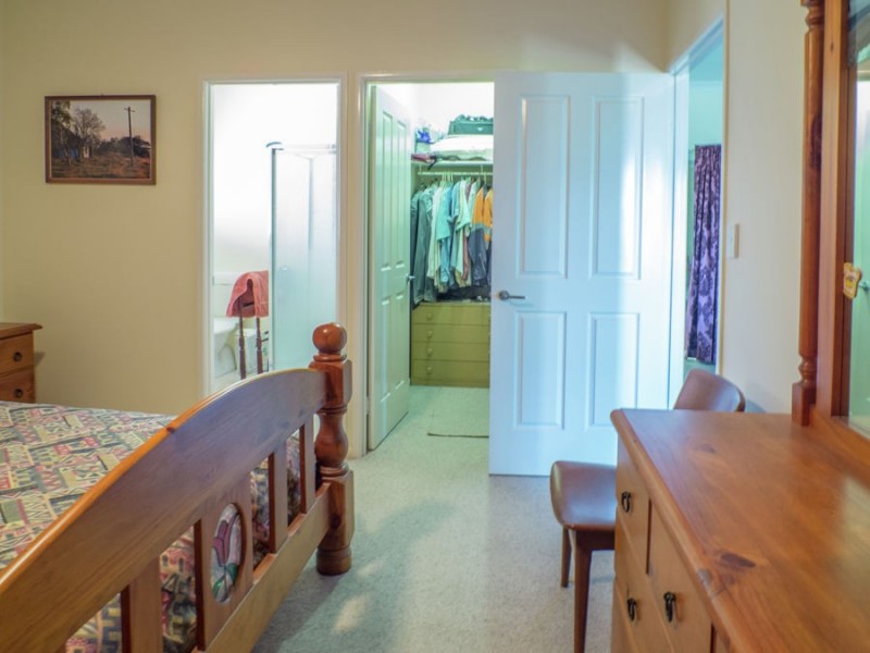 42 Gibsons Road, Burnett Heads QLD 4670