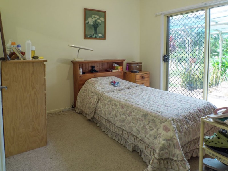 42 Gibsons Road, Burnett Heads QLD 4670