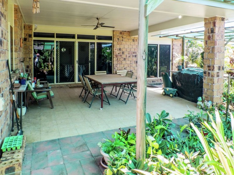 42 Gibsons Road, Burnett Heads QLD 4670