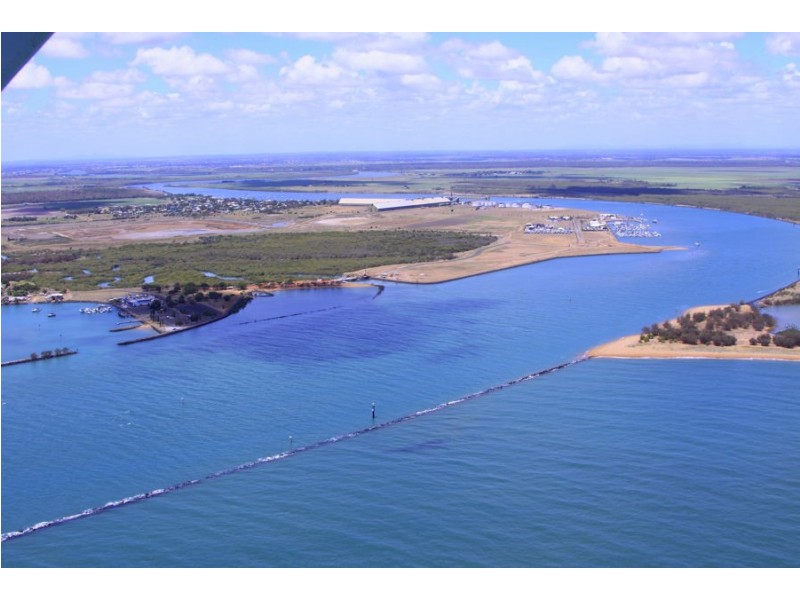 Kinch Street, Burnett Heads QLD 4670