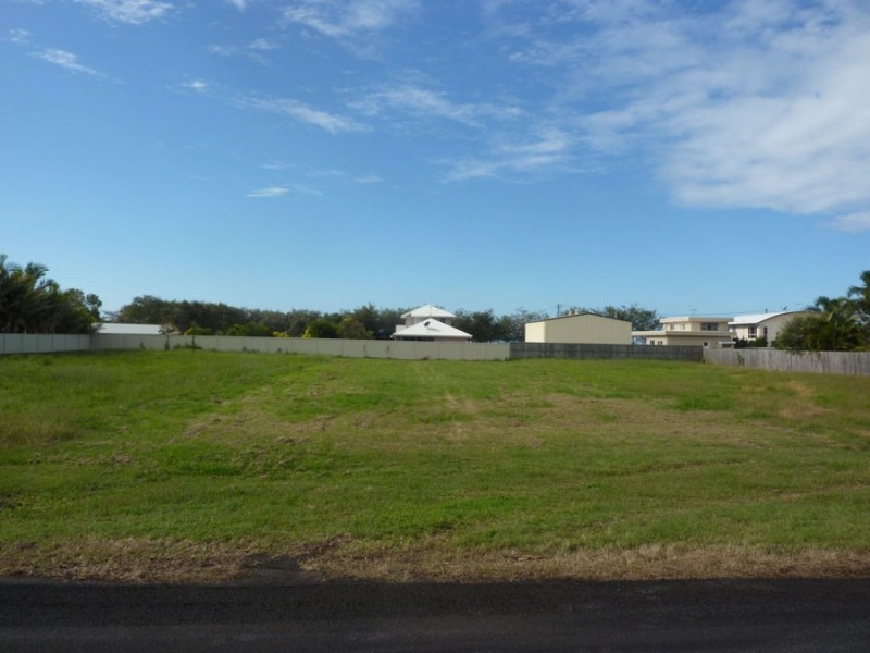 6 Hunter Street, Burnett Heads QLD 4670