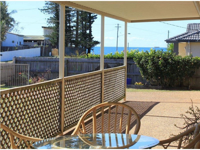 21 Scott street, Burnett Heads QLD 4670