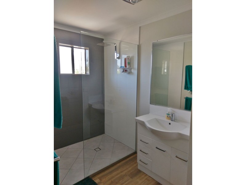 76 Burnett Heads Road, Burnett Heads QLD 4670