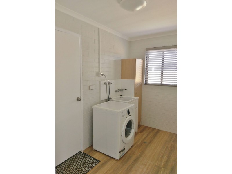 76 Burnett Heads Road, Burnett Heads QLD 4670