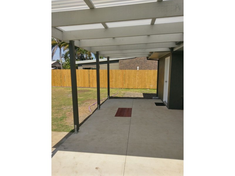 76 Burnett Heads Road, Burnett Heads QLD 4670