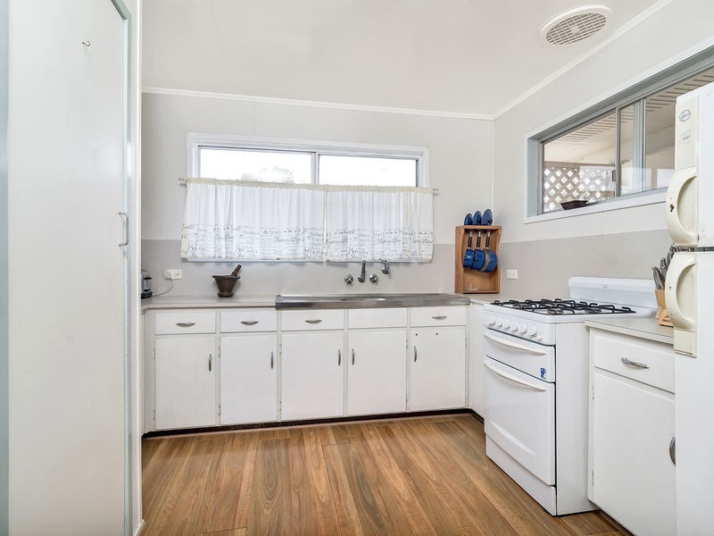 8 Shirley Street, Oakey QLD 4401