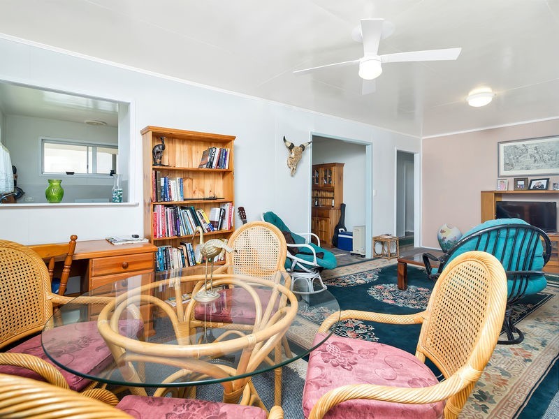 8 Shirley Street, Oakey QLD 4401