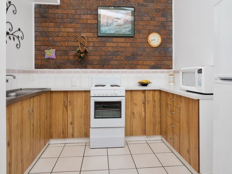 8/1 Whichello Street, Newtown QLD 4350