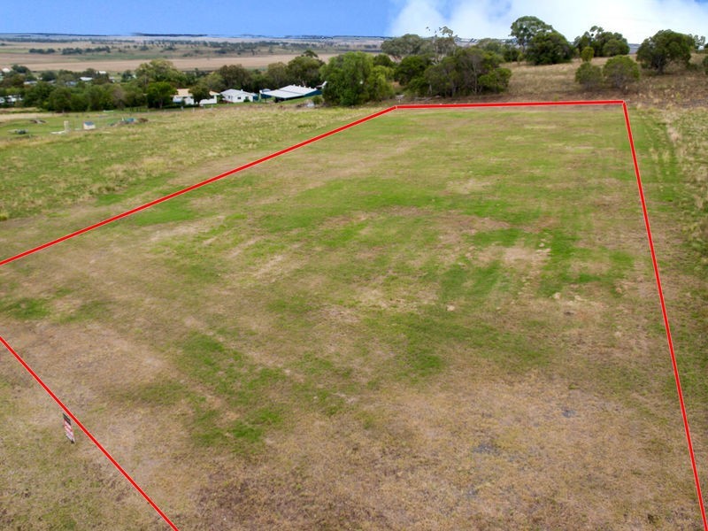 9 Sunshine Way, Kingsthorpe QLD 4400