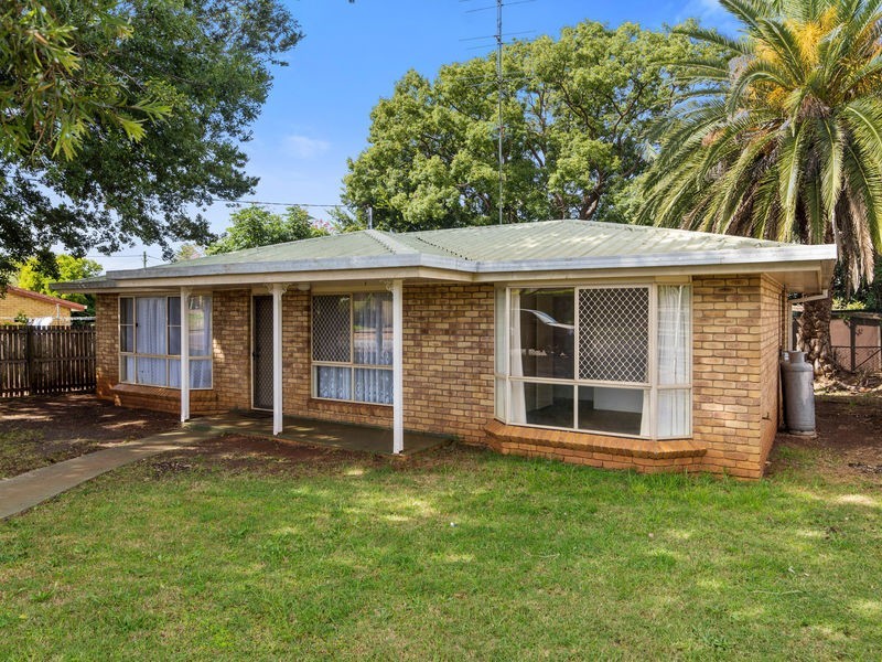 2a McDowell Street, Newtown QLD 4350