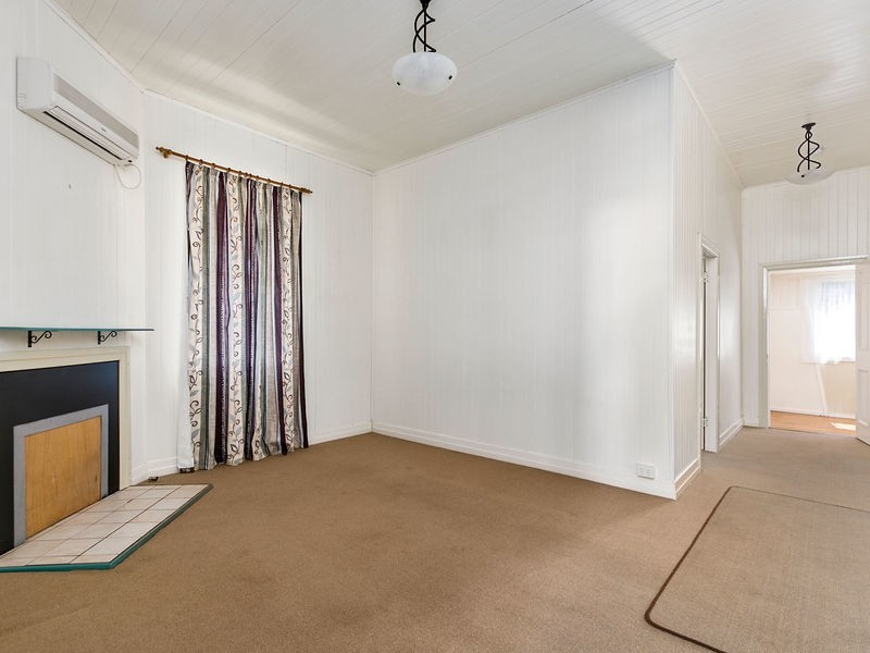 106 Bridge Street, East Toowoomba QLD 4350
